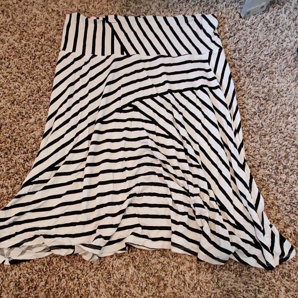 🌷4 for $20 Flowy skirt